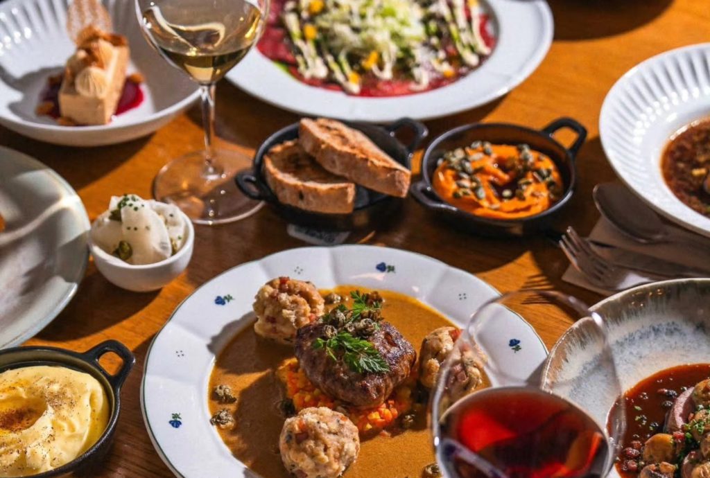 TADY CHUTNÁ připravilo říjnové menu: Zvěřina a česká klasika v současném pojetí